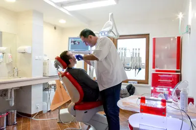 Stomatolog Piotr Piątek